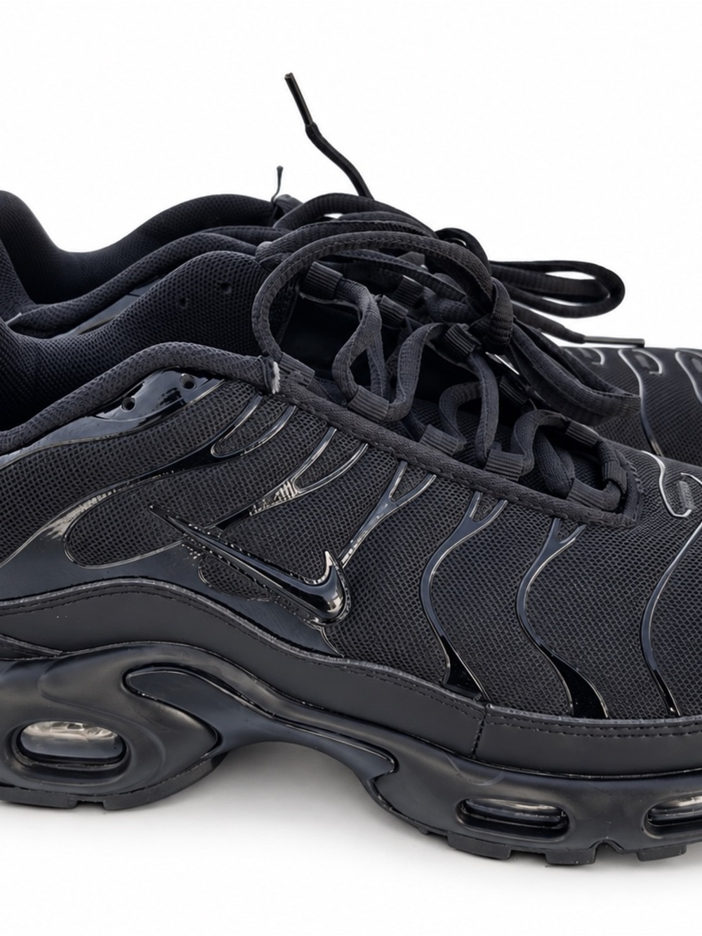 Nike Men’s Air Max Plus Black Athletic Sneakers